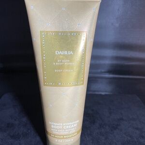 New Unused Bath & Body DAHILA Ultra Shea & Hyaluronic Acid Body Cream